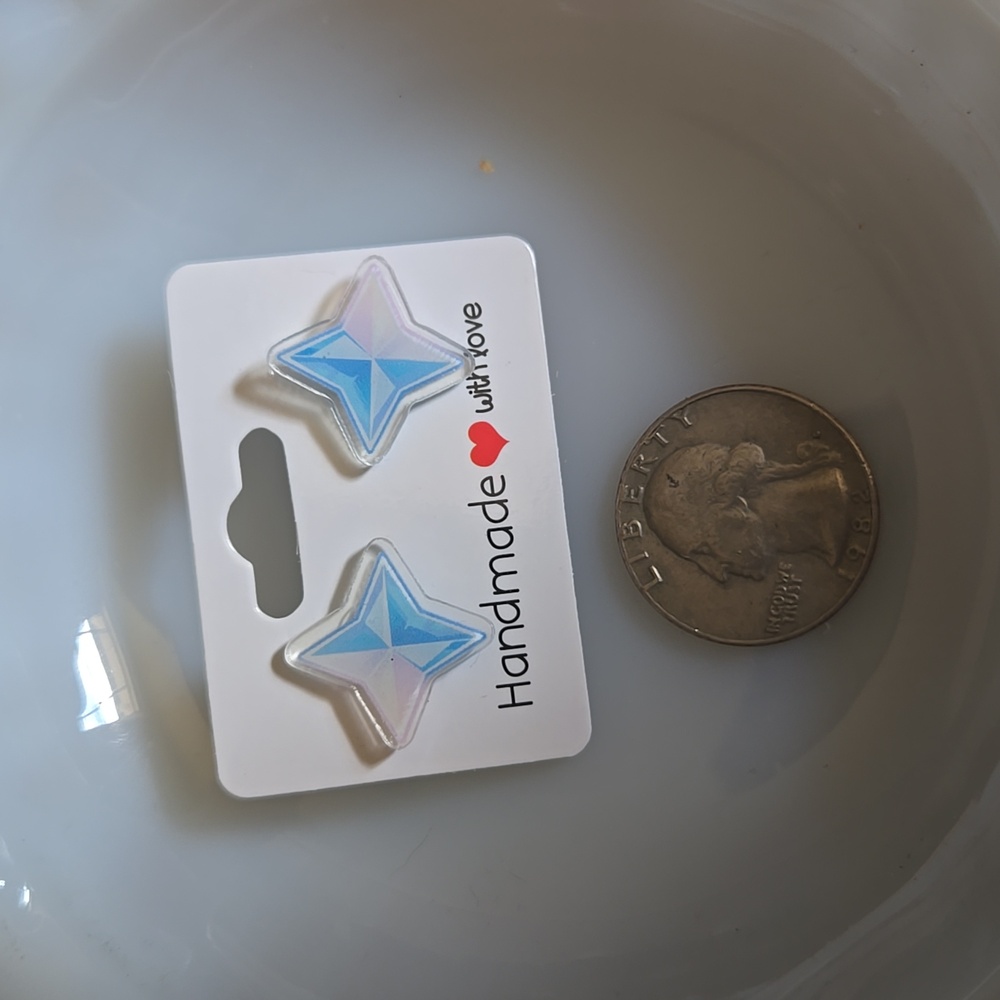 Nwt Handmade Genshin Impact Primogems Lapel Pins - Picture 3 of 3